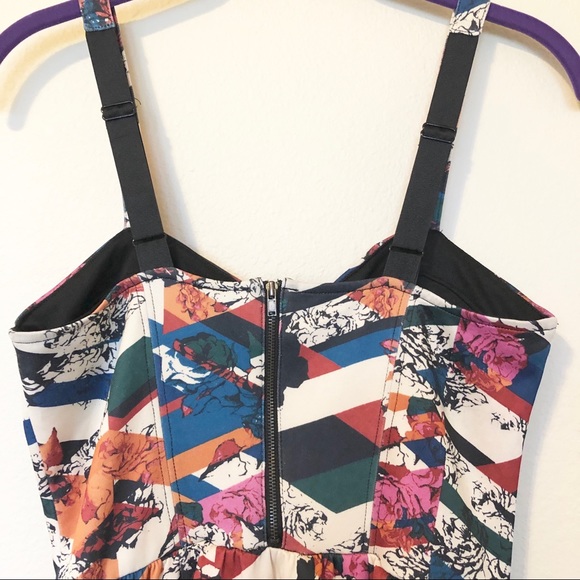 Jessica Simpson Kymball Geometric Floral Dress - Picture 6 of 9